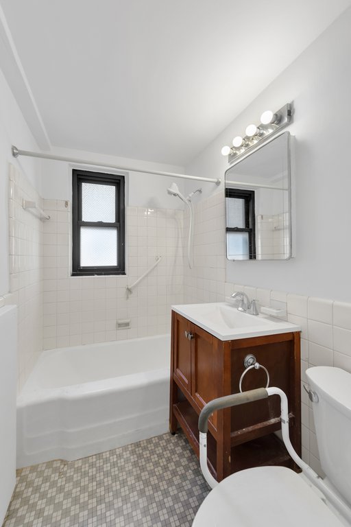 415 East 52nd Street, Unit 8DA photo 11