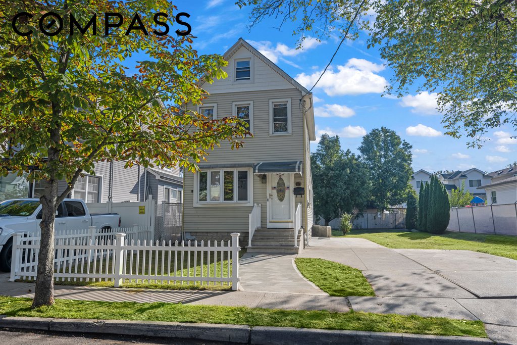 241 Simonson Avenue – For Sale photo 3
