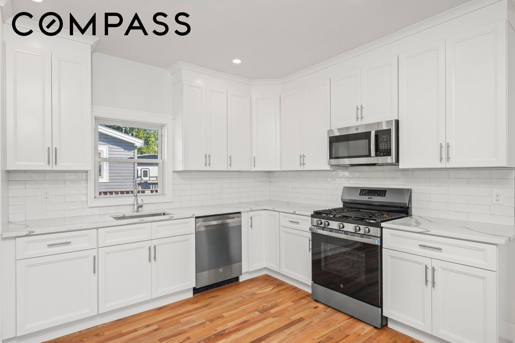 241 Simonson Avenue – For Sale photo 8
