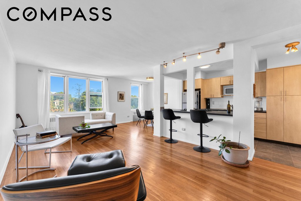 5425 Valles Avenue, Unit 5G