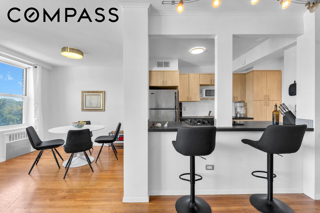 5425 Valles Avenue, Unit 5G photo 3