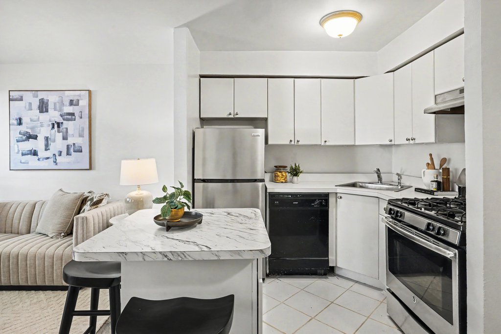 4618 Arlington Avenue – For Sale photo 3