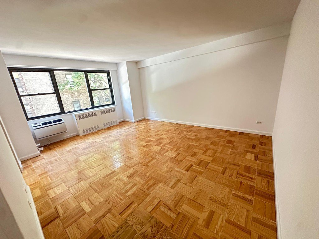 350 West 51st Street, Unit 2H photo 2