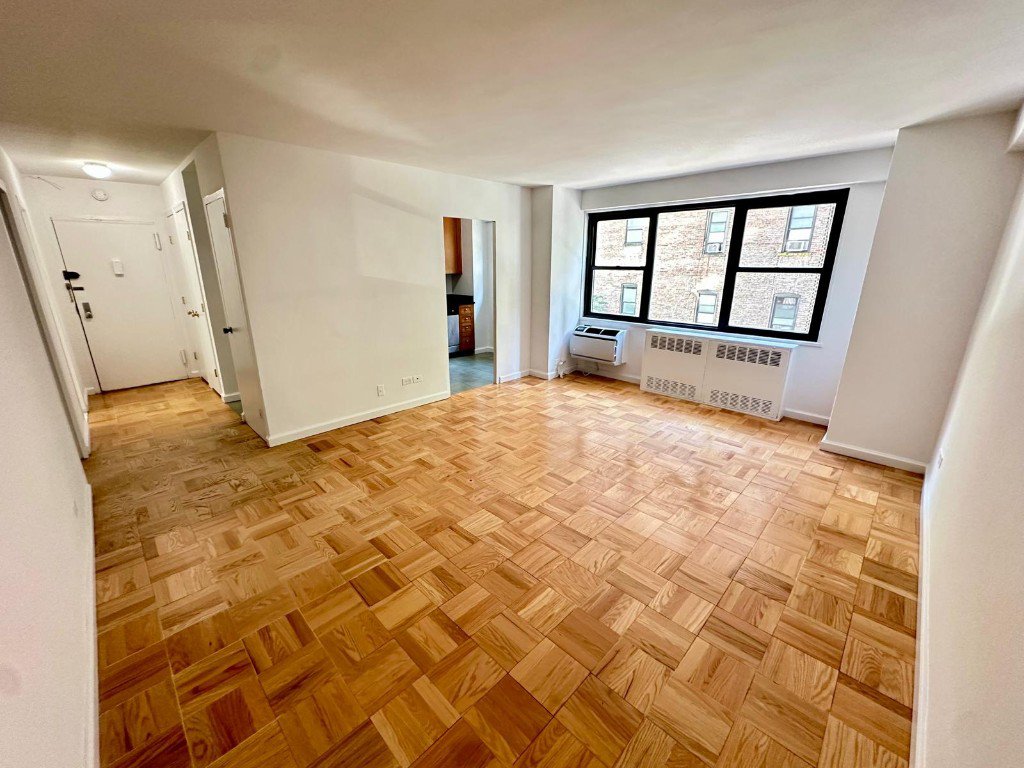 350 West 51st Street, Unit 2H photo 3