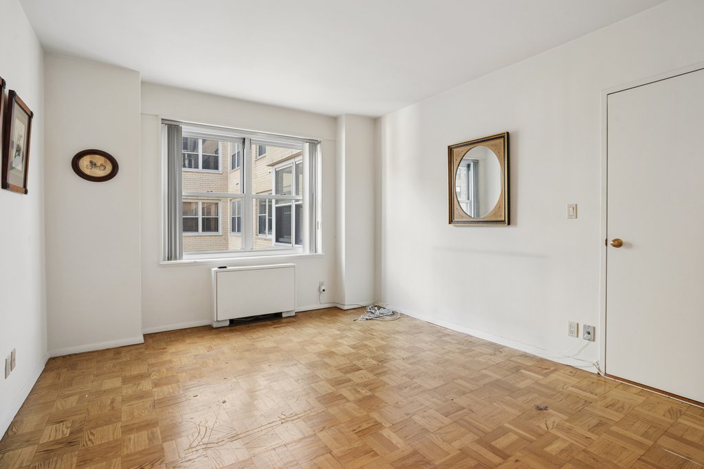 20 East 9th Street, Unit 10V photo 12