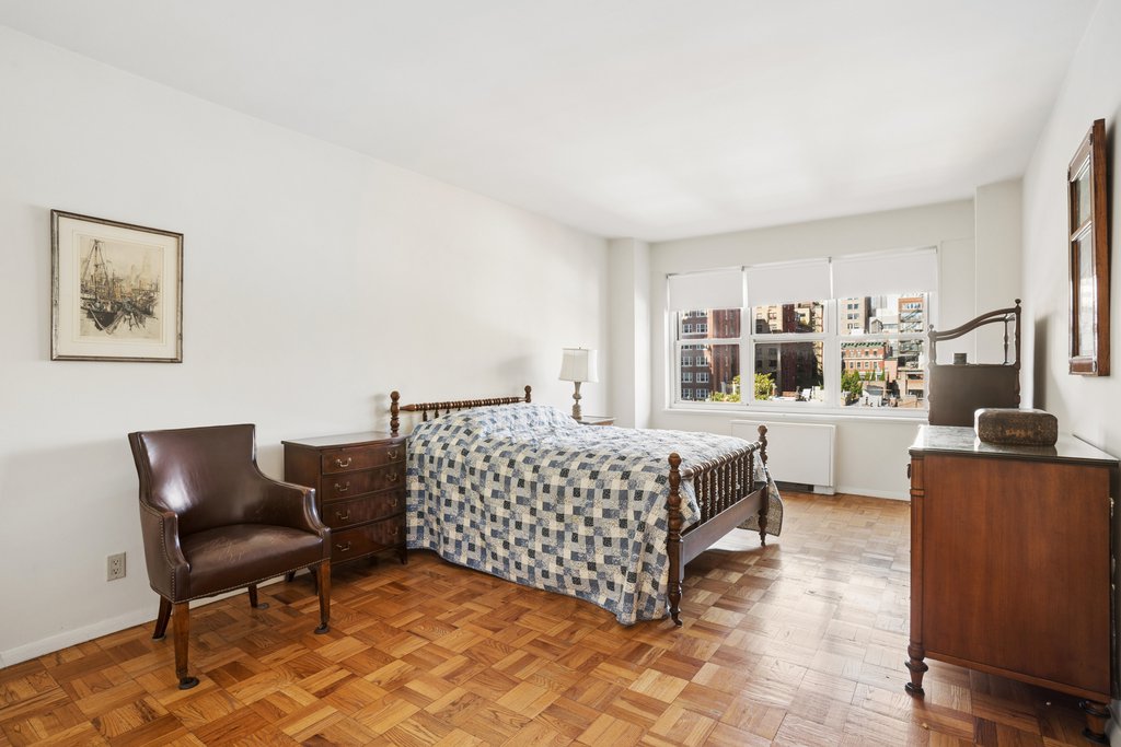 20 East 9th Street, Unit 10V photo 13