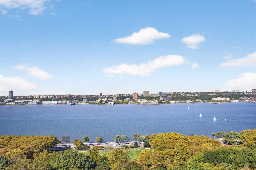 315 Riverside Drive, Unit 18A photo 2