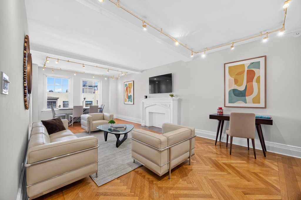 315 Riverside Drive, Unit 18A photo 4
