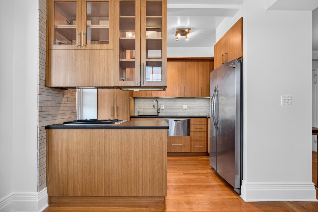 315 Riverside Drive, Unit 18A photo 6