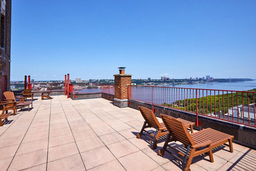 315 Riverside Drive, Unit 18A photo 13