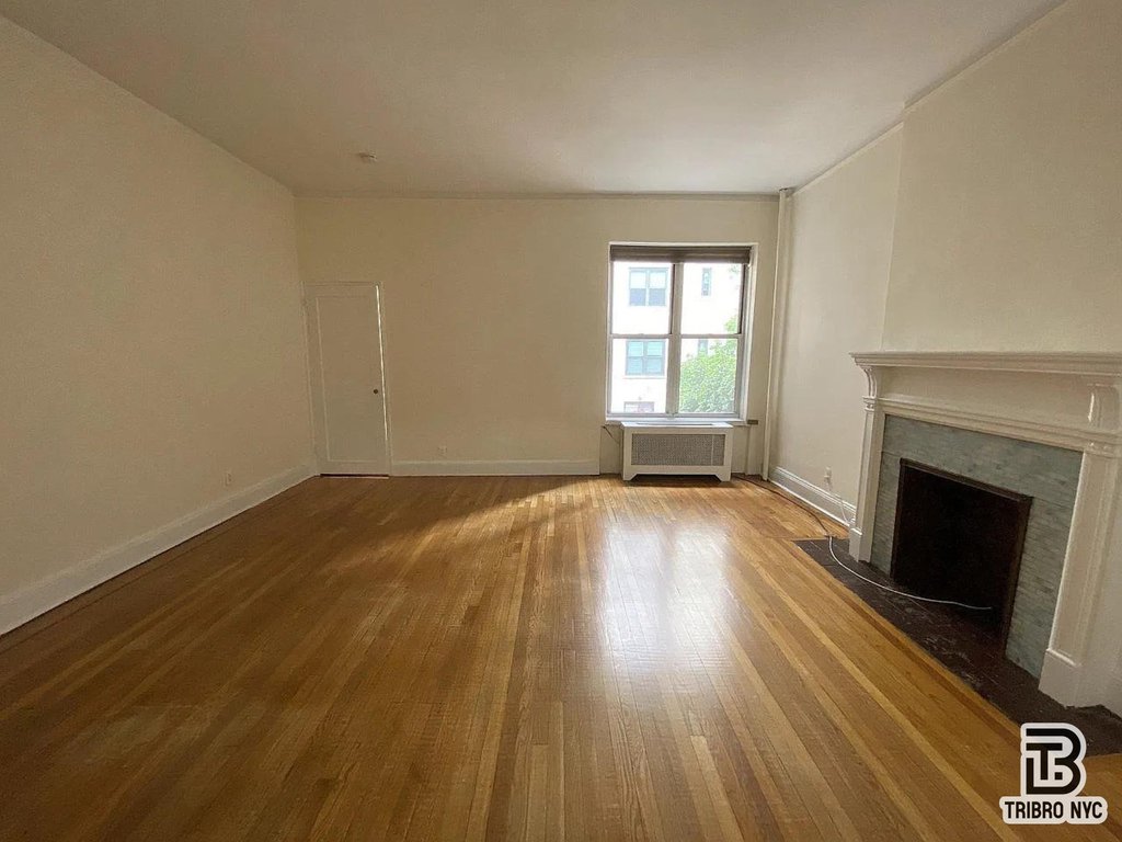 247 West 102nd Street, Unit 2B photo 2