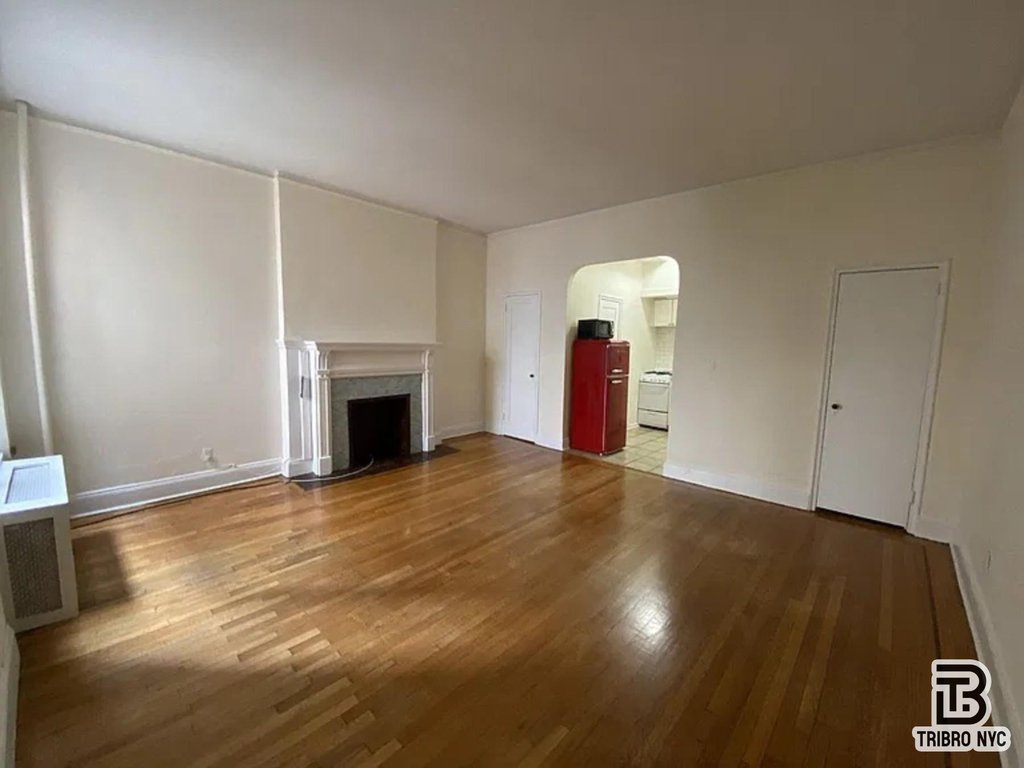 247 West 102nd Street, Unit 2B photo 3