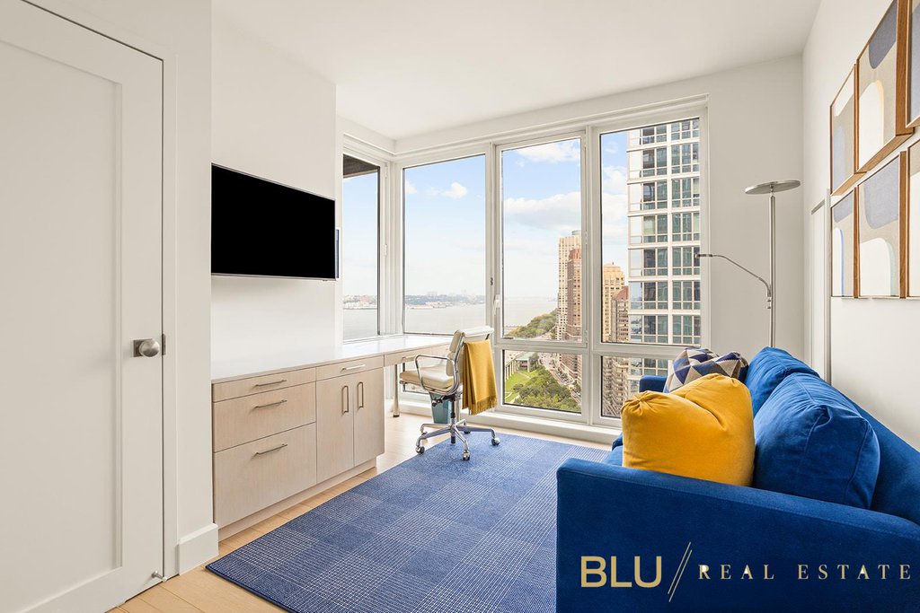 60 Riverside Boulevard, Unit 2901 photo 3