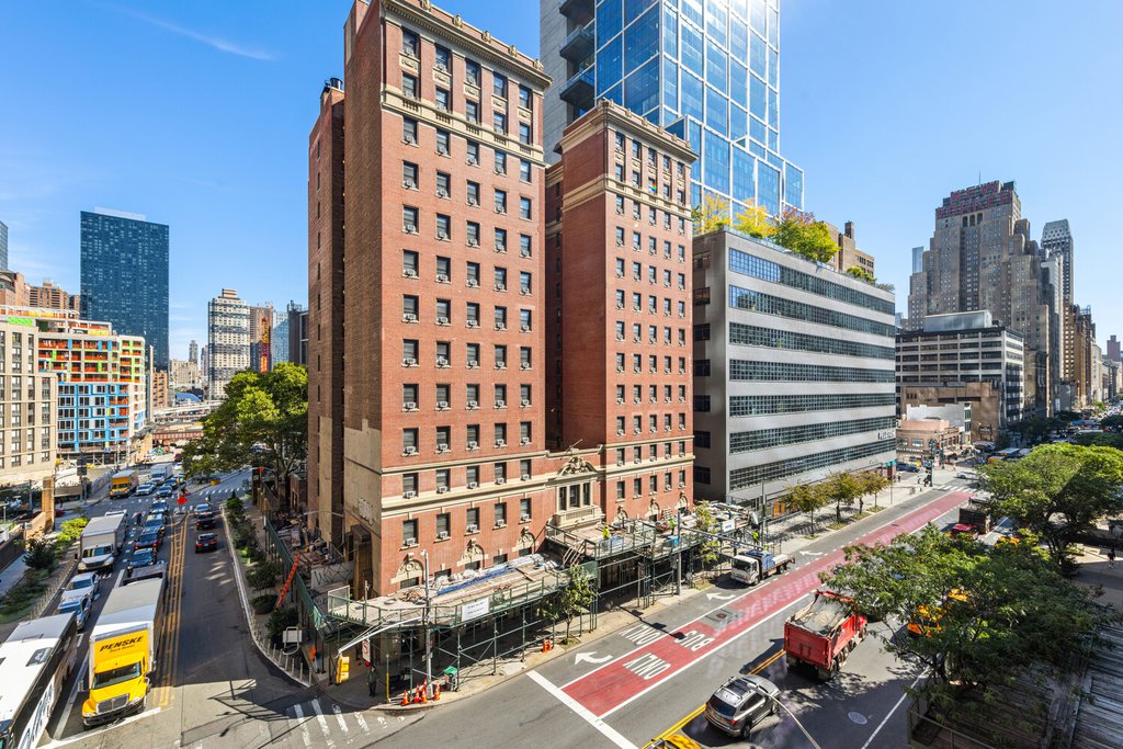 430 West 34th Street, Unit 7E photo 9
