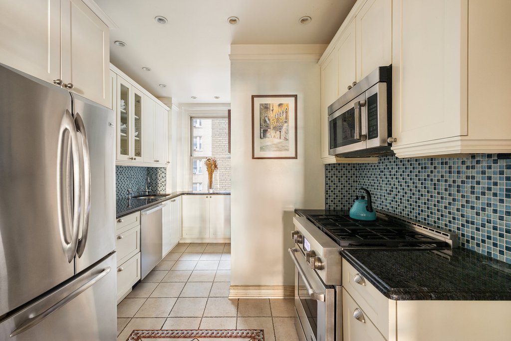 30 Fifth Avenue, Unit 7E photo 3
