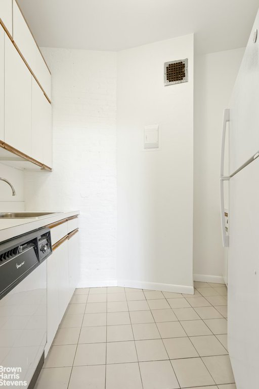 720 Greenwich Street, Unit 6N photo 6