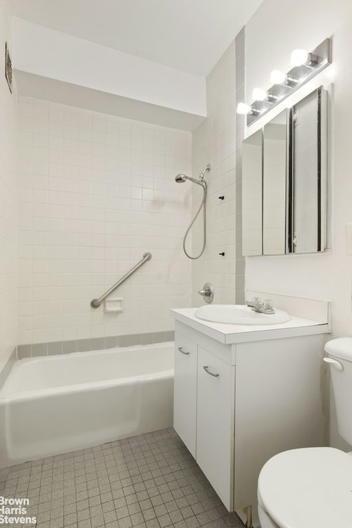 720 Greenwich Street, Unit 6N photo 10
