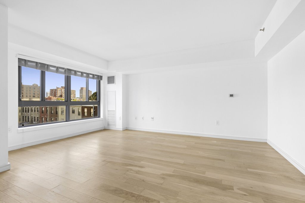 171 West 131st Street, Unit 519 photo 4