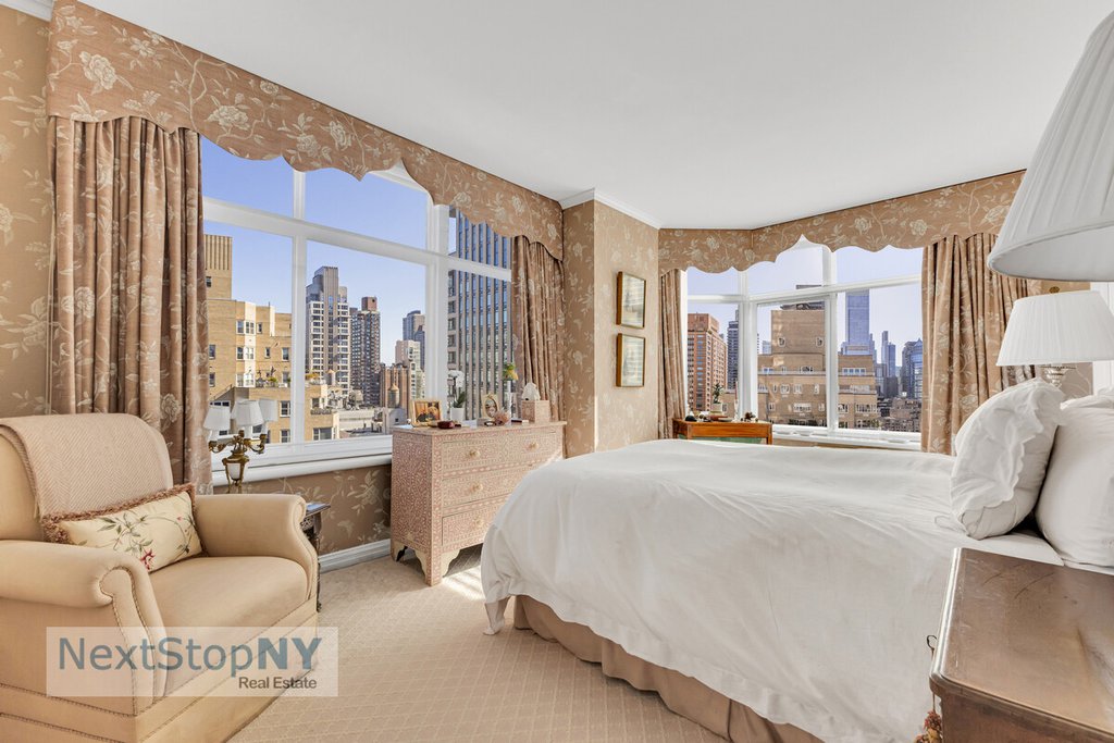 188 East 64th Street, Unit 1702 photo 6