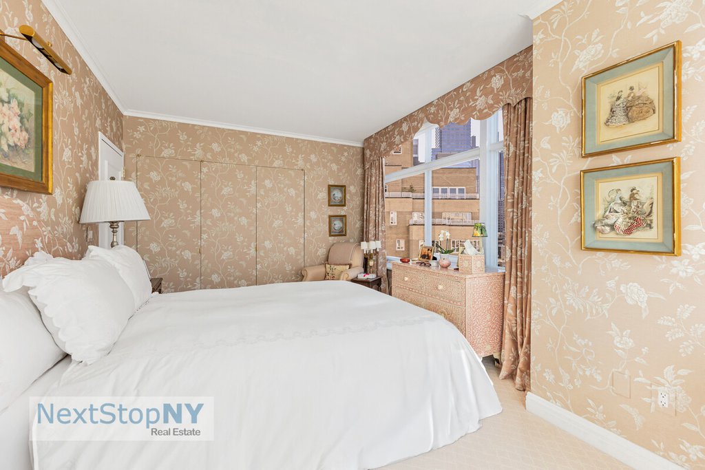 188 East 64th Street, Unit 1702 photo 7