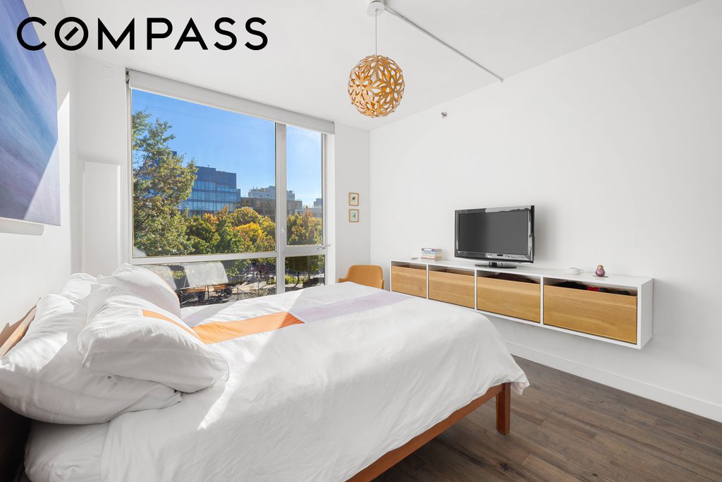 11-35 45th Avenue, Unit 3C photo 12