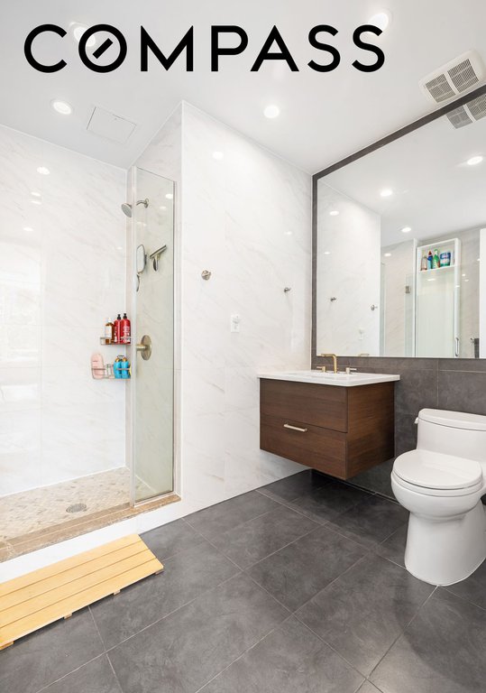 11-35 45th Avenue, Unit 3C photo 14