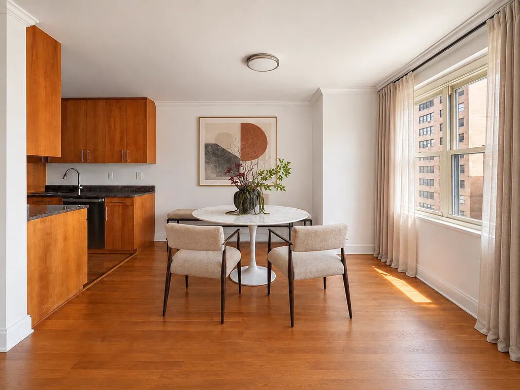 420 East 72nd Street, Unit 7L photo 3