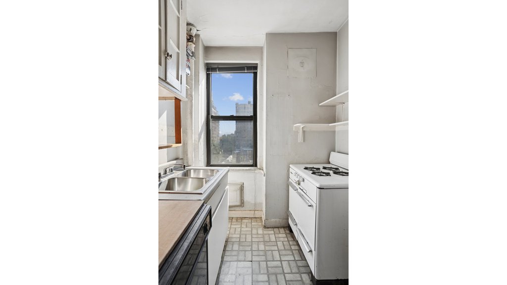 46 West 95th Street, Unit 8B photo 4