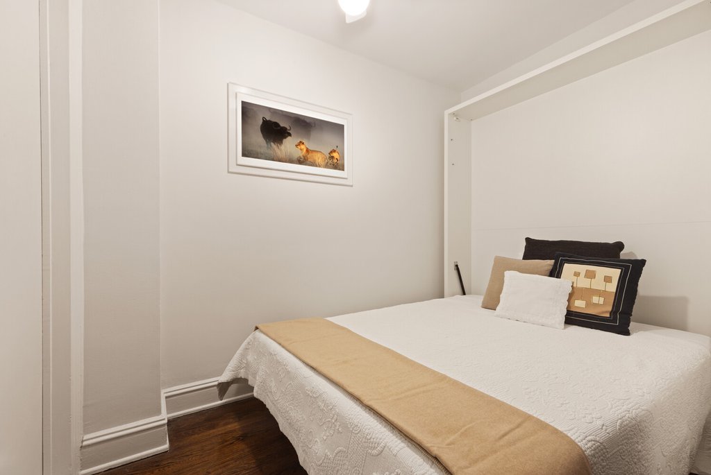 424 East 52nd Street, Unit 4D photo 4