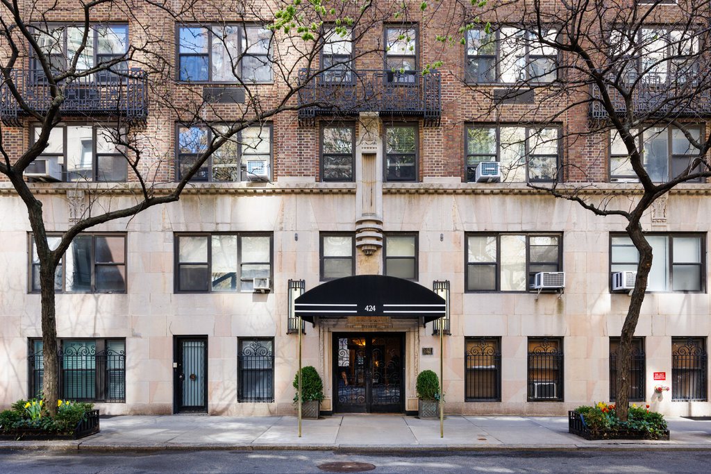 424 East 52nd Street, Unit 4D photo 8