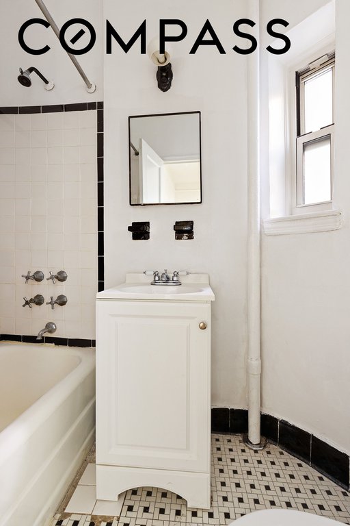 531 East 72nd Street, Unit 5B photo 6