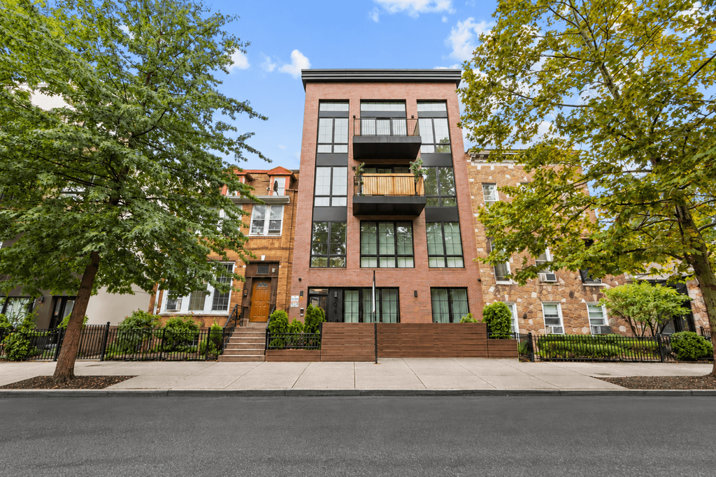 1019 Hancock Street, Unit 1B photo 11