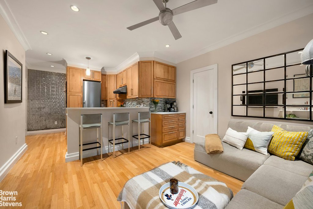 205 East 10th Street, Unit 1B photo 2