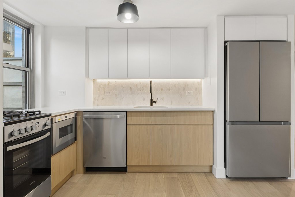 321 East 48th Street, Unit 14A photo 5