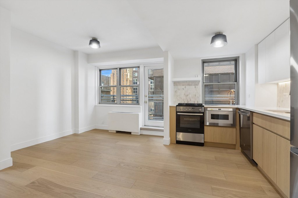 321 East 48th Street, Unit 14A photo 6