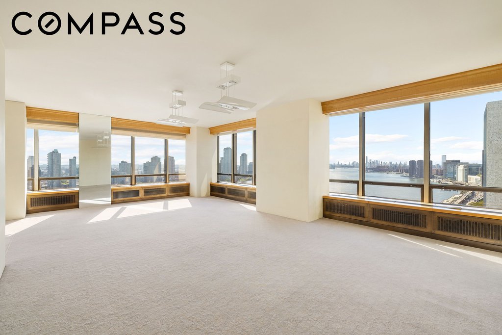 870 United Nations Plaza, Unit 28D/E photo 4