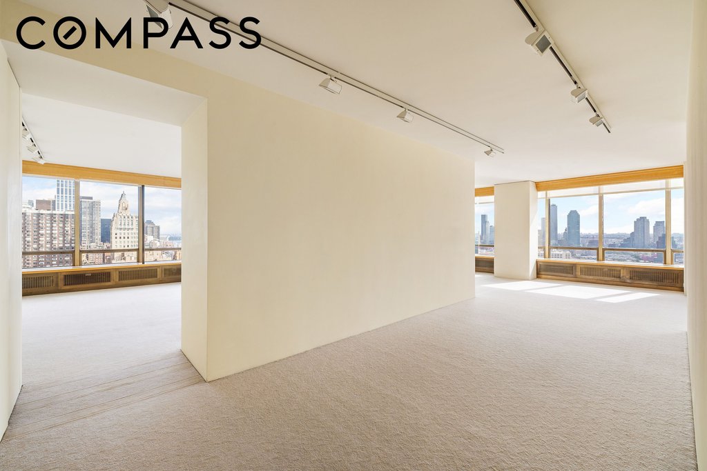 870 United Nations Plaza, Unit 28D/E photo 14