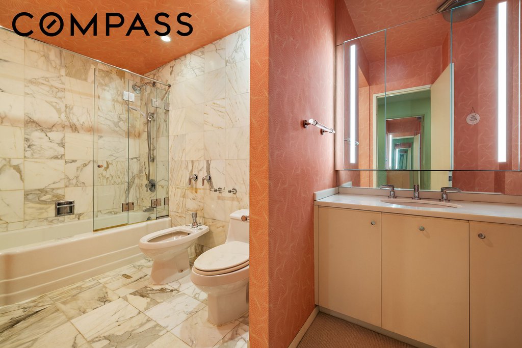 870 United Nations Plaza, Unit 28D/E photo 27