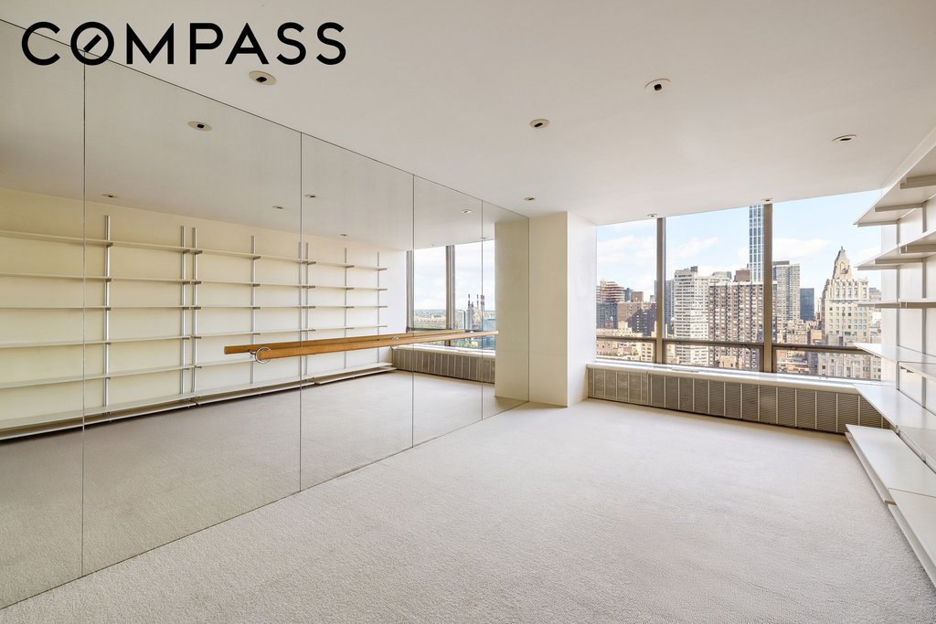 870 United Nations Plaza, Unit 28D/E photo 34
