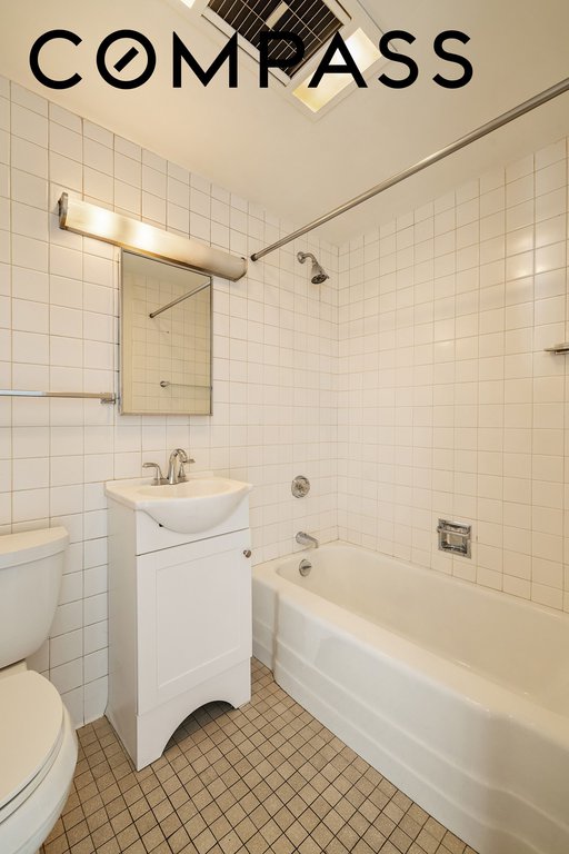 870 United Nations Plaza, Unit 28D/E photo 44