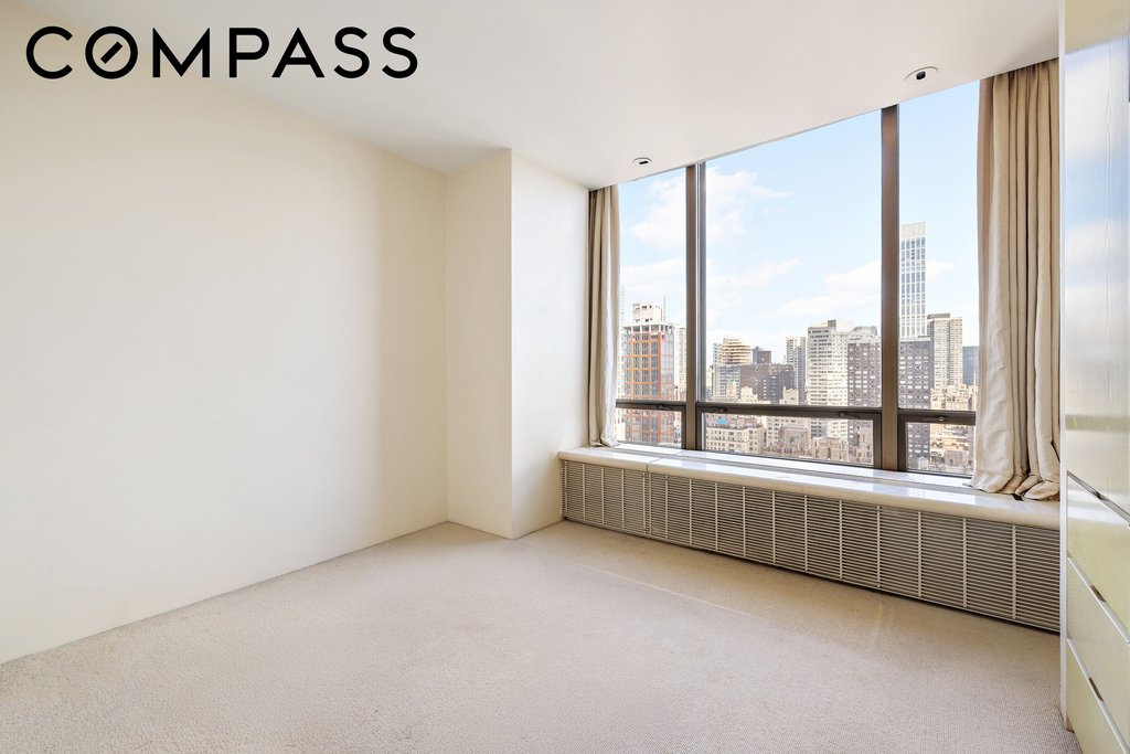 870 United Nations Plaza, Unit 28D/E photo 46