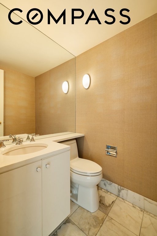 870 United Nations Plaza, Unit 28D/E photo 48