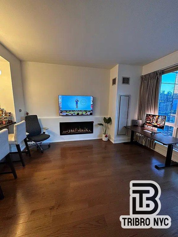 350 West 42nd Street, Unit 1A photo 5