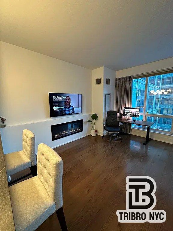 350 West 42nd Street, Unit 1A photo 7