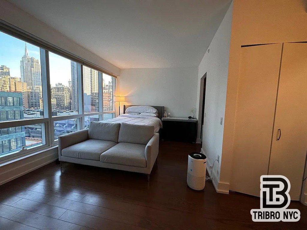 350 West 42nd Street, Unit 1A photo 10