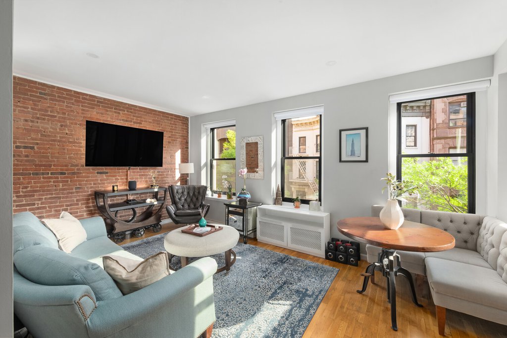 101 West 81st Street, Unit 305 photo 2