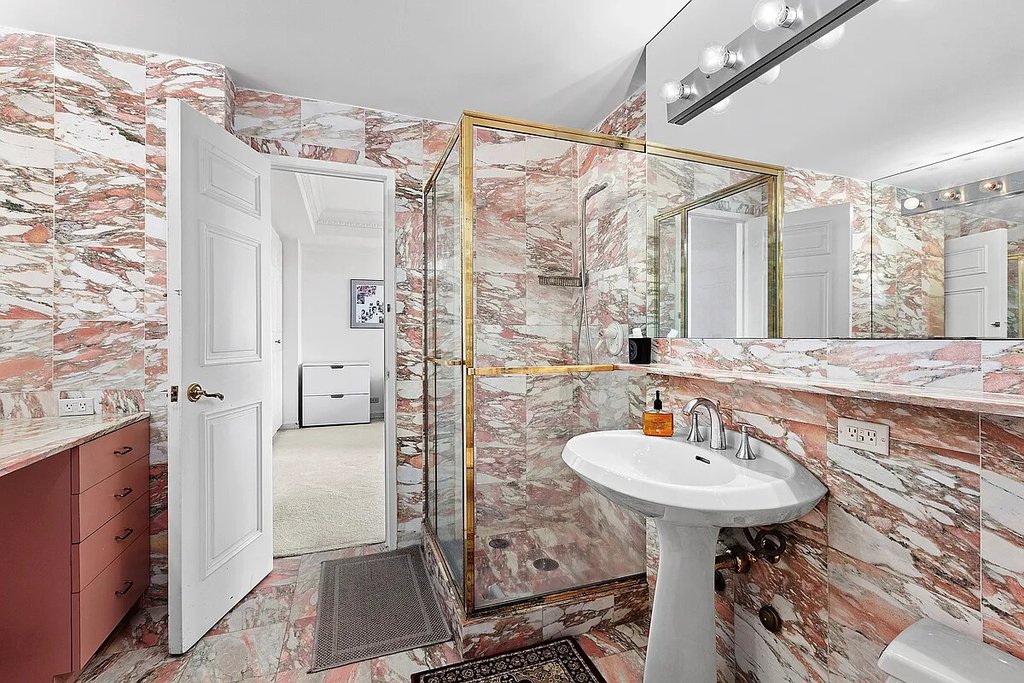 205 East 63rd Street, Unit 17A photo 5