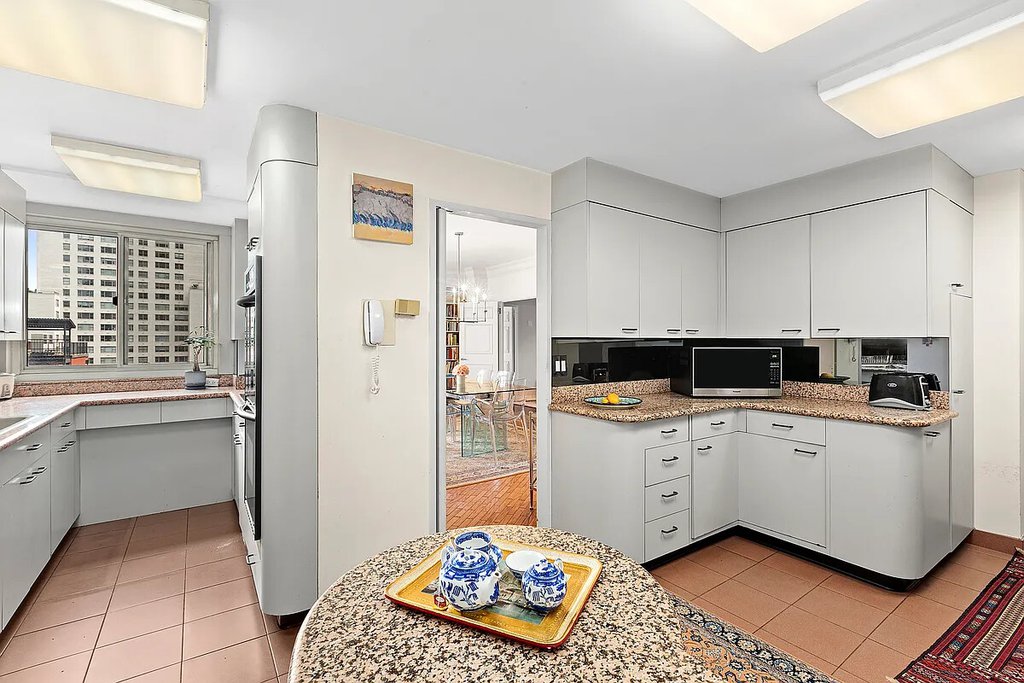 205 East 63rd Street, Unit 17A photo 10