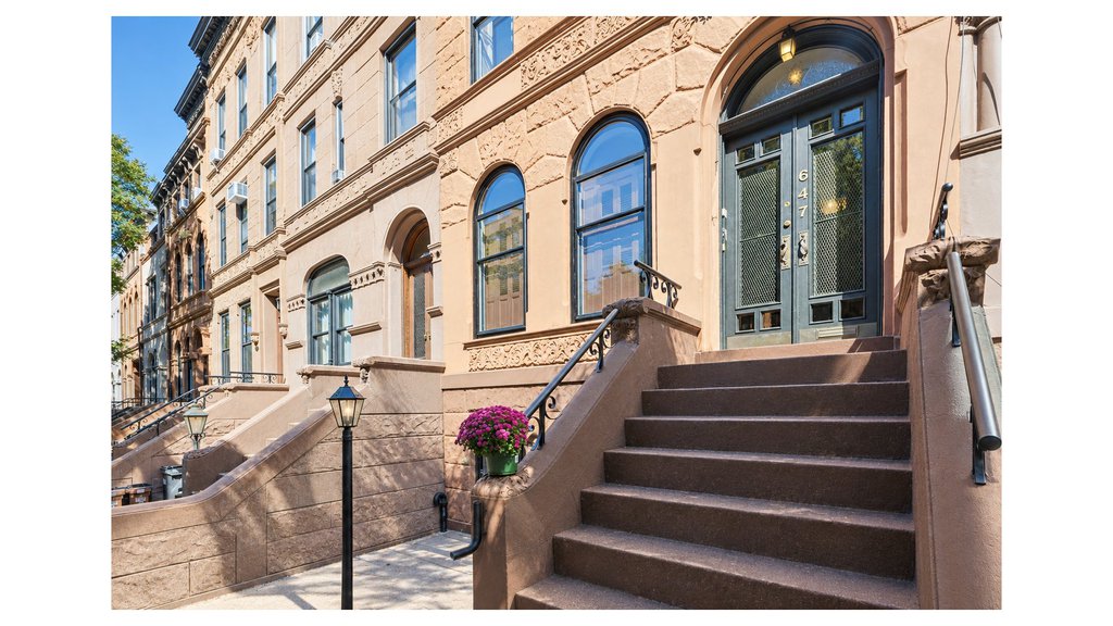 647 10th Street – For Sale