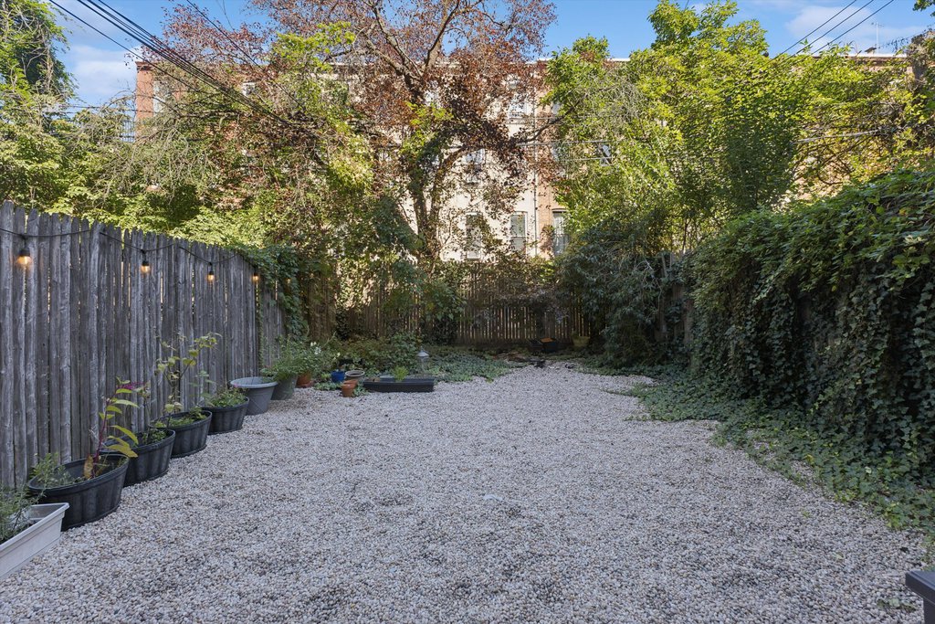 647 10th Street – For Sale photo 14